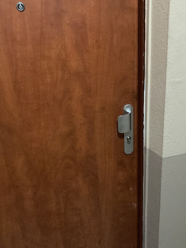 Ouverture de porte à la radio de Mantes-la-Jolie