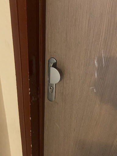 Ouverture de porte claquée aux Mureaux le 7 mars 2026